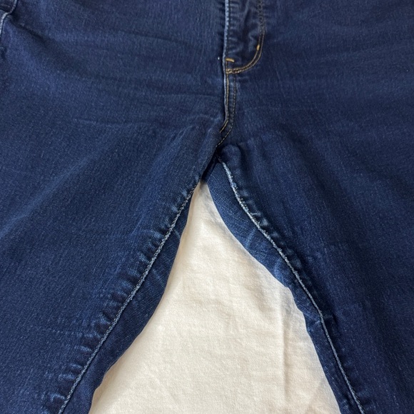 Levi's Women's Deep Blue Skinny Jeans - Picture 3 of 4